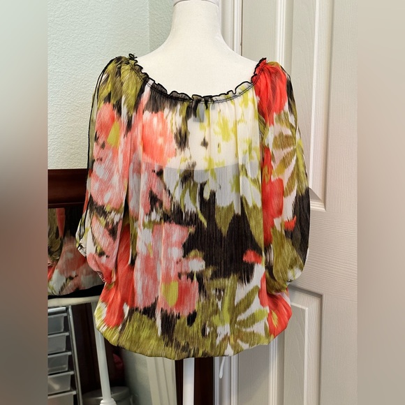 Floral women’s blouse - Picture 4 of 7